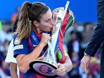 Die zweifache "Ballon d’Or"-Gewinnerin Alexia Putellas unterschreibt bei den London City Lionesses. Ein Wechsel, der in der Fußballwelt hohe Wellen schlägt.