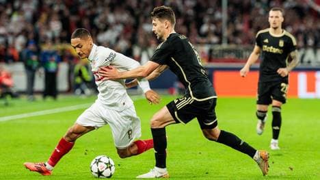 Kaan Kairinen (r.) traf per direktem Freistoß zum 1:1