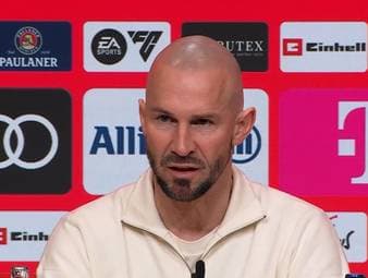 Trotz der 1:5-Pleite gegen die Bayern sieht Hoffenheim-Coach Christian Ilzer viel Positives im Auftreten seiner Mannschaft. Denn auch in Unterzahl hält die TSG phasenweise mit dem Rekordmeister mit.