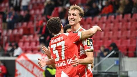 Nelson Weiper (r.) erzielte den entscheidenden Treffer