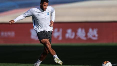 Mousa Dembele im Training bei Guangzhou R&F