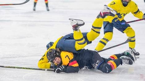 Deutschland Eishockey-Frauen verlieren ihren Olympia-Auftakt gegen Schweden