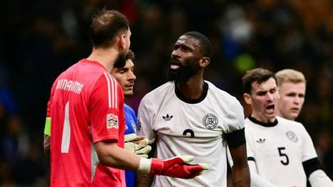 Rüdiger im Dialog mit Italiens Gianluigi Donnarumma