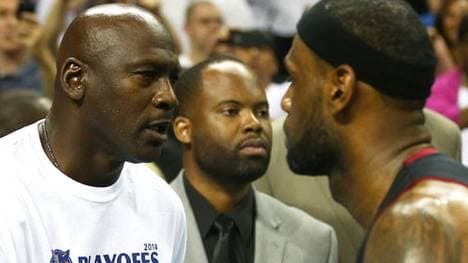 Treffen zweier Superstars: Michael Jordan (l.) und LeBron James