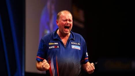 2015 William Hill PDC World Darts Championships - Day Ten- Raymond van Barneveld