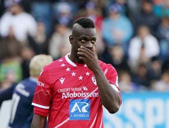 Balotelli nach Abstieg am Pranger