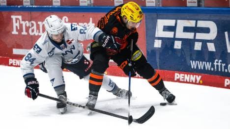 Kevin Bicker (l.) kommt aus Mannheim nach Iserlohn