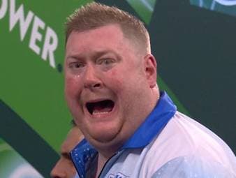 Ricky Evans und James Wade liefern sich einen spektakulären Schlagabtausch - ein Spiel, in dem beide Spieler Matchdarts vergeben. Das Duell der Engländer ist wohl DAS Spiel der bisherigen WM.