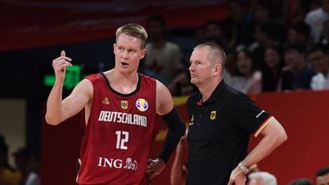 Kapitän Robin Benzing (l.) und Trainer Henrik Rödl müssen Lösungen finden. Ein Sieg ist Pflicht