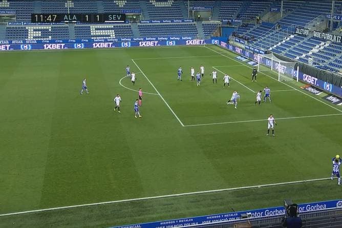 Assist per Einwurf: Alavés führt Sevilla-Abwehr vor