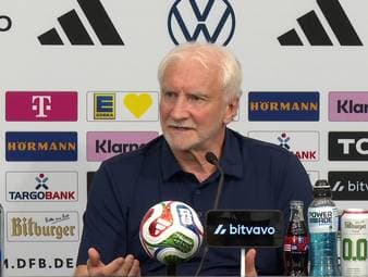 Die hohen Ticketpreise rund um die WM in Nordamerika sind ein Thema, das die Berichterstattung begleitet. DFB-Sportdirektor Rudi Völler hat dazu eine klare Meinung.