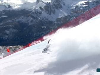 Trotz Kreuzbandriss ging die US-Amerikanerin Lindsey Vonn am Sonntag bei der Abfahrt an den Start. Doch nach wenigen Sekunden dann der Riesen-Schock.