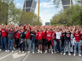 Zum Hinspielkracher gegen Real Madrid fluten zahlreiche Bayern-Fans die Straßen der spanischen Hauptstadt. Mittendrin der SPORT1-Chefreporter Stefan Kumberger mit einem kleinen Stimmungstest.