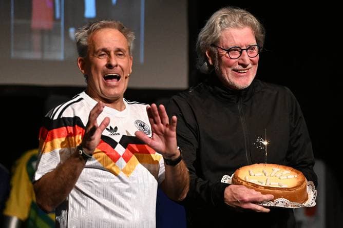 Littbarski feiert Theater-Premiere