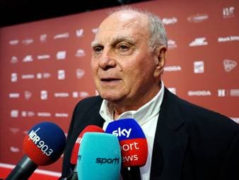 Lionel Messi beendet seine Karriere in der argentinischen Nationalmannschaft. Auch in Fußballdeutschland sorgt dieser Schritt für einige Reaktionen - auch von Uli Hoeneß.