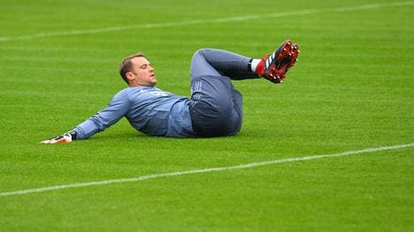 Manuel Neuer trainierte mit den Feldspielern des FC Bayern
