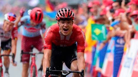 Nikias Arndt freut sich über seinen Sieg auf der achten Etappe