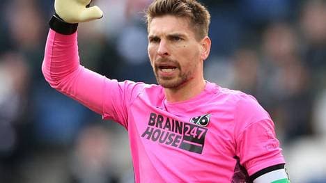 Ron-Robert Zieler steht derzeit noch für Hannover 96 im Kasten