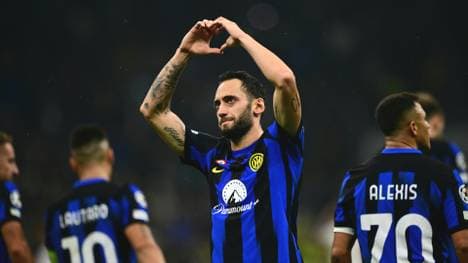 Trifft vom Elfmeterpunkt: Hakan Calhanoglu