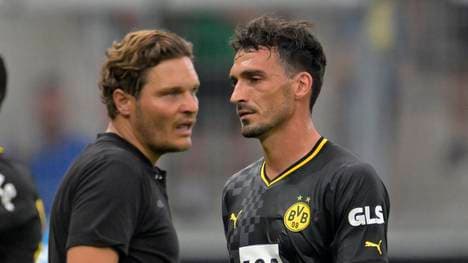 Edin Terzic ließ Mats Hummels (r.) zunächst draußen