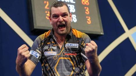 Martijn Kleermaker steht im Achtelfinale der Darts-WM
