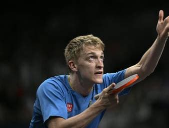 Tischtennis-Star verlängert in Düsseldorf