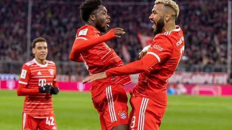 Eric Maxim Choupo-Moting (r.) verlängert beim FC Bayern