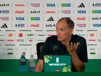 Die Annullierung der roten Karte von Folarin Balogun sorgt auch bei Thomas Tuchel für Unverständnis. Eine Reporteridee bezüglich des rotgesperrten Jarell Quansah scheint dem England-Trainer aber zu gefallen.
