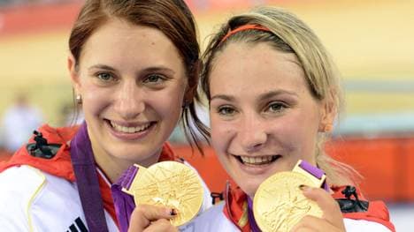 Miriam Welte (l., mit Kristina Vogel) beendet überraschend ihre Karriere