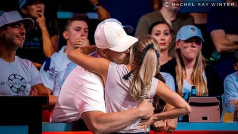 Kristen Foxen sucht Trost bei Ehemann Alex