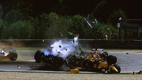 Nick Heidfeld und Takuma Sato erleben 2002 einen schlimmen Unfall