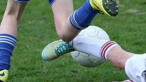 Fußball in Schottland ab der dritten Liga pausiert