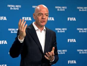 FIFA-Präsident Gianni Infantino verteidigt sein Vorhaben, Anteile an der Fußball-WM an private Investoren abzutreten. Der Plan scheint bereits fortgeschritten zu sein.