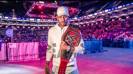 Pierre-Emerick Aubameyang besucht ein WWE-Event