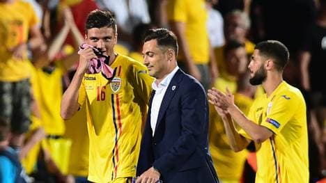 Rumäniens Trainer Matei Mirel Radoi steht mit seinem Team im Halbfinale der U21-EM - Italien dagegen nicht