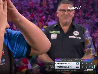 Anderson fast mit 9-Darter - und dann wird's noch irrer