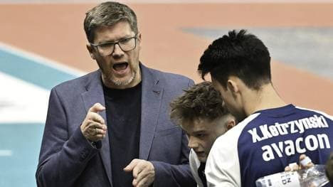 Stefan Hübner gibt Anweisungen