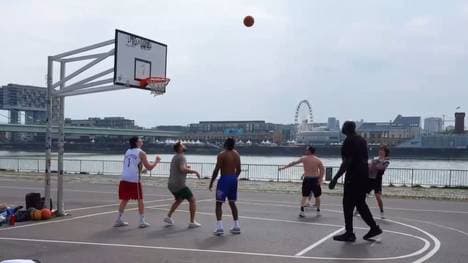 Shaquille O'Neal taucht plötzlich in Köln auf