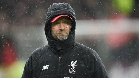 Jürgen Klopp und dem FC Liverpool stehen mit Everton und Manchester zwei harte Gegner bevor