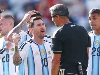Messi fordert Platzverweis für Cucurella
