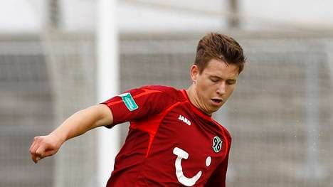 Waldemar Anton ist jetzt Profi