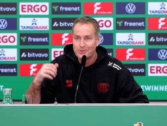 Bayer Leverkusens Trainer Kasper Hjulmand erklärt seine besondere Verbindung zu Dänemarks Handball-Coach Nikolaj Jacobsen.