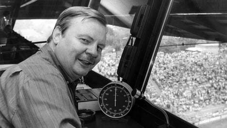 Stadionsprecher Rolf Göttel ist verstorben. Gladbach trauert um die Stimme vom Bökelberg.