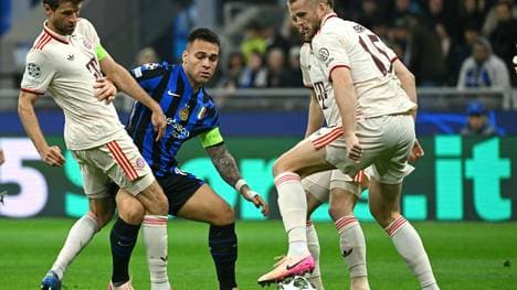 Umkämpft: Müller (l.) und Dier stoppen Martínez