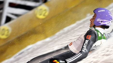 Andreas Wellinger stürzte bei seinem ersten Sprung in Kuusamo