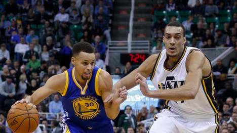Stephen Curry trifft mit den Golden State Warriors auf Utah