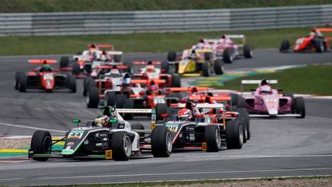 Lirim Zendeli (v.) will auch am Lausitzring seine Gesamtführung verteidigen