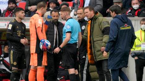 Ein zwölfter Bayern-Spieler auf dem Rasen sorgte in Freiburg für reichlich Diskussionen