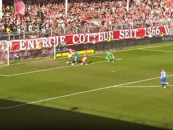 Die Highlights der Partie Energie Cottbus - Hansa Rostock aus der 3. Liga im Video. 