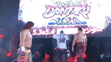 Tetsuya Naito (ganz vorn) und BUSHI (links daneben) haben ihr letztes Match für NJPW bestritten